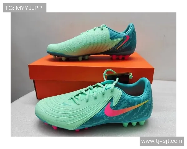 柠檬黄色GX足球鞋球星款亮眼登场助力赛场表现超群 柠檬黄色GX足球鞋球星款亮眼登场助力赛场表现超群